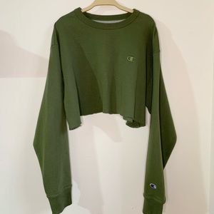 Green Champion crop crewneck